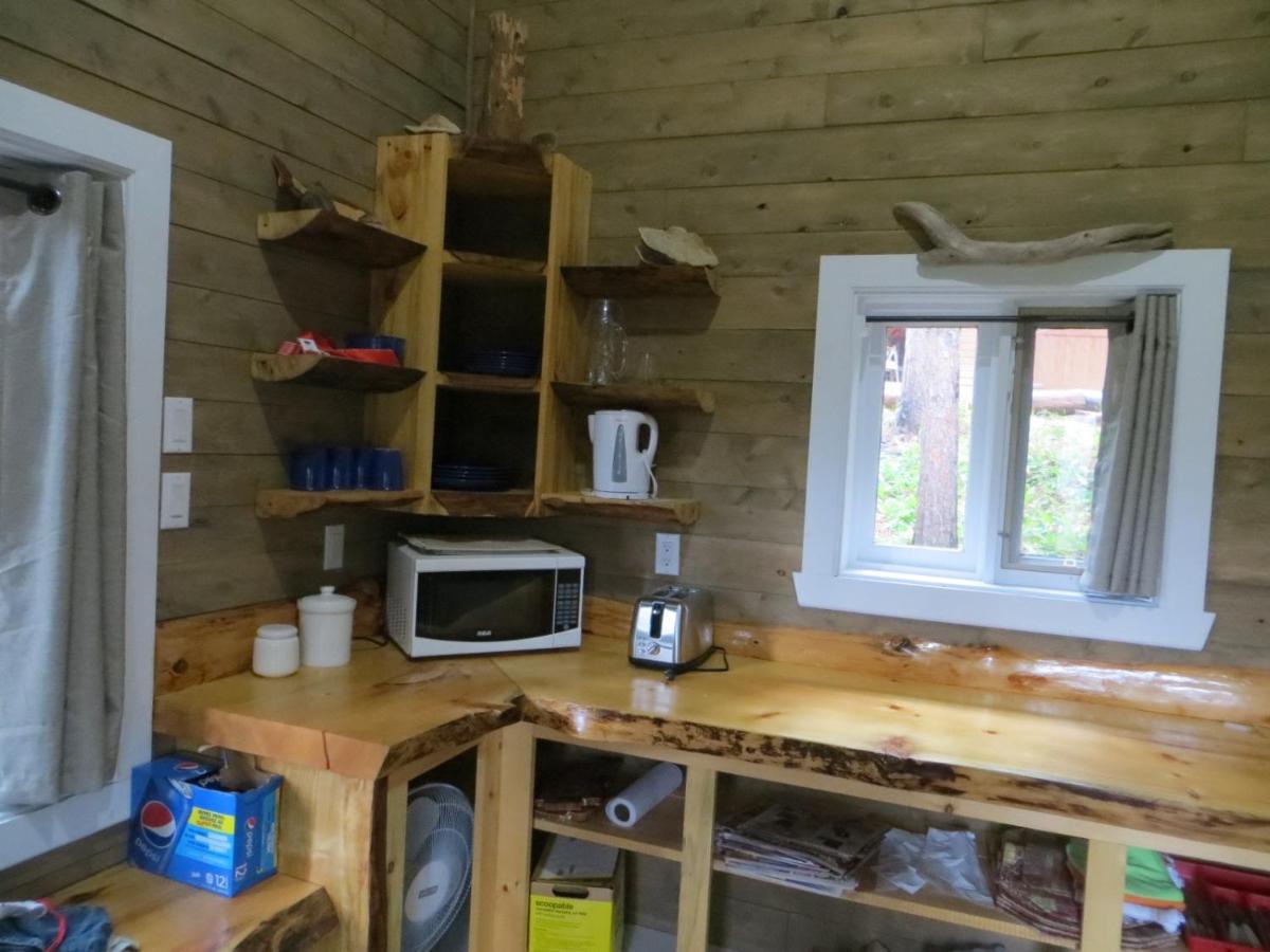 La Maison Sous Les Arbres Bed & Breakfast